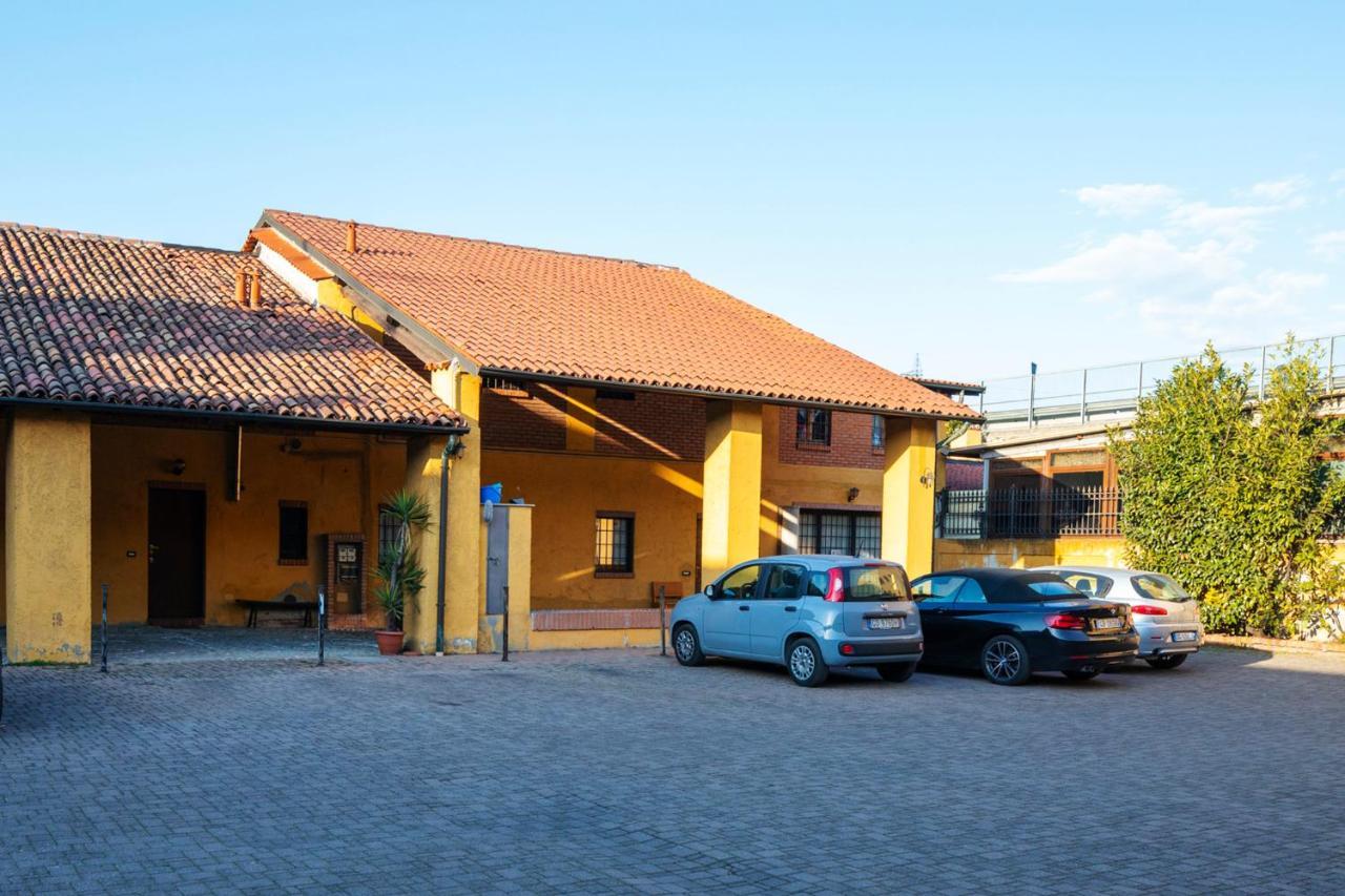 Residence San Raffaele 1 Milan Bagian luar foto
