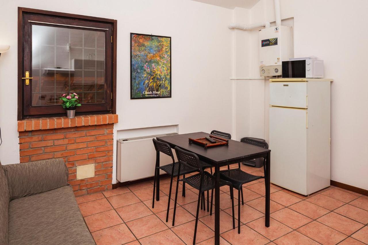 Residence San Raffaele 1 Milan Bagian luar foto