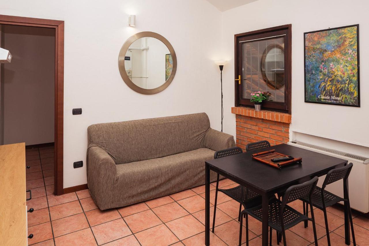 Residence San Raffaele 1 Milan Bagian luar foto